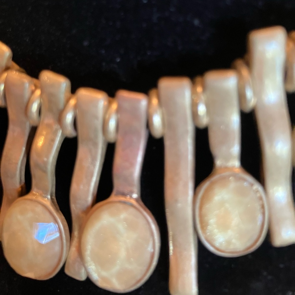 Elegant Gold and Cream Necklace - Picture 5 of 10